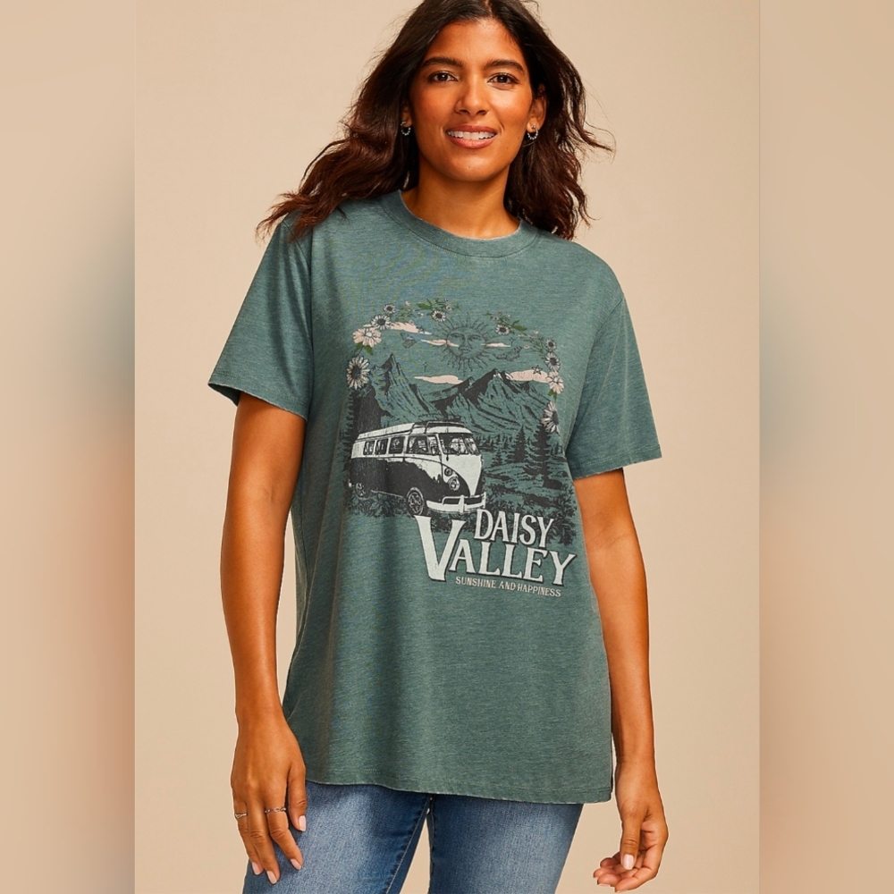 Assorted Sizes: Daisy Valley Oversized Fit Graphic Tee:NWT